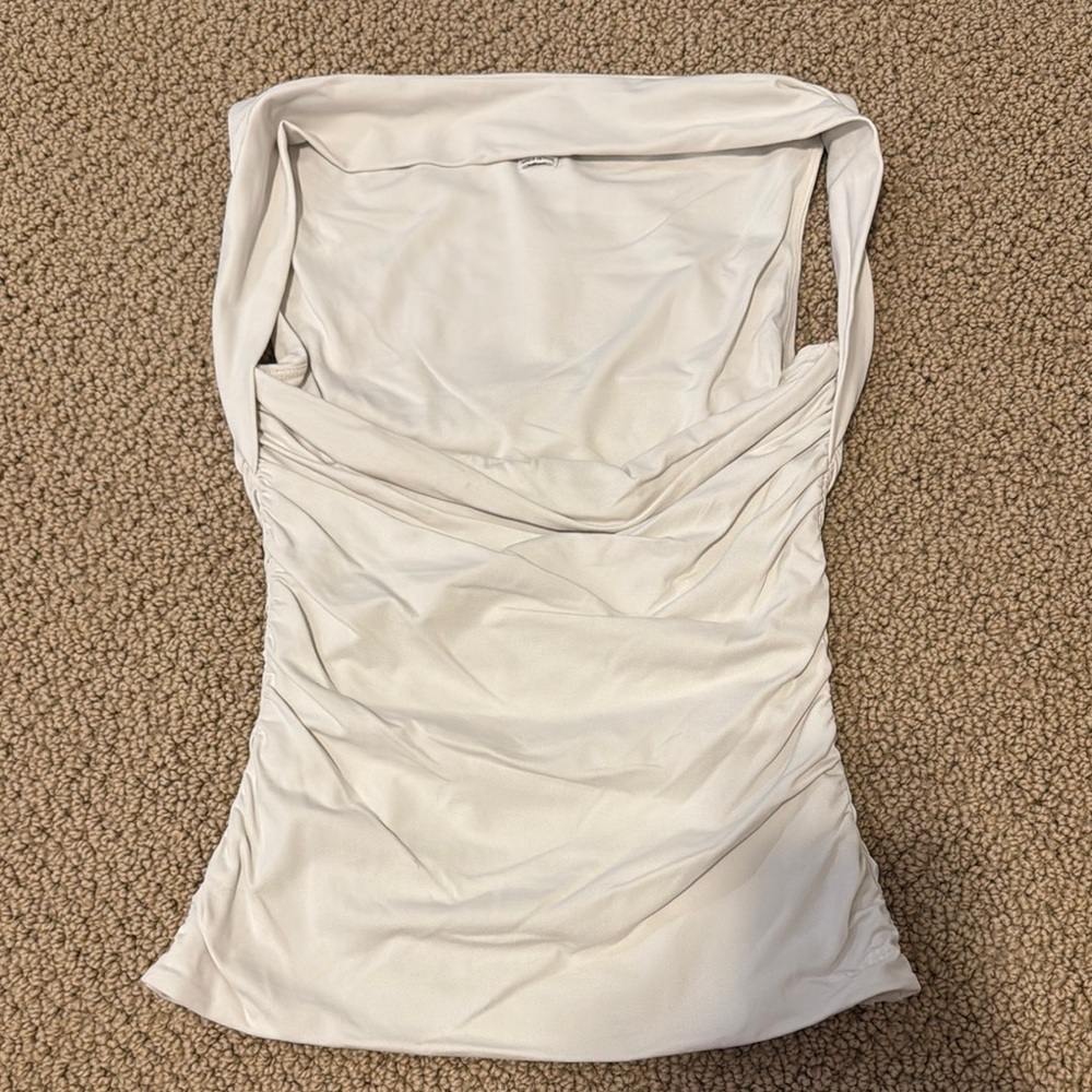 Aritzia Original Contour Flourish Top!